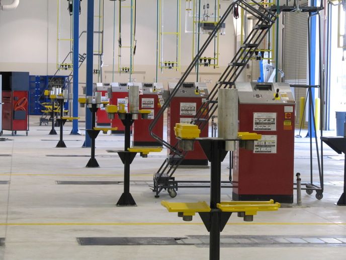 20200630-truck-lifts-2-rotary-lift-__-720x516-s