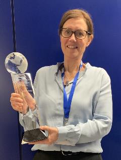 Ulrika Nordqvist, CEO of SWEP, receiving the Gold Safety Excellence Award.